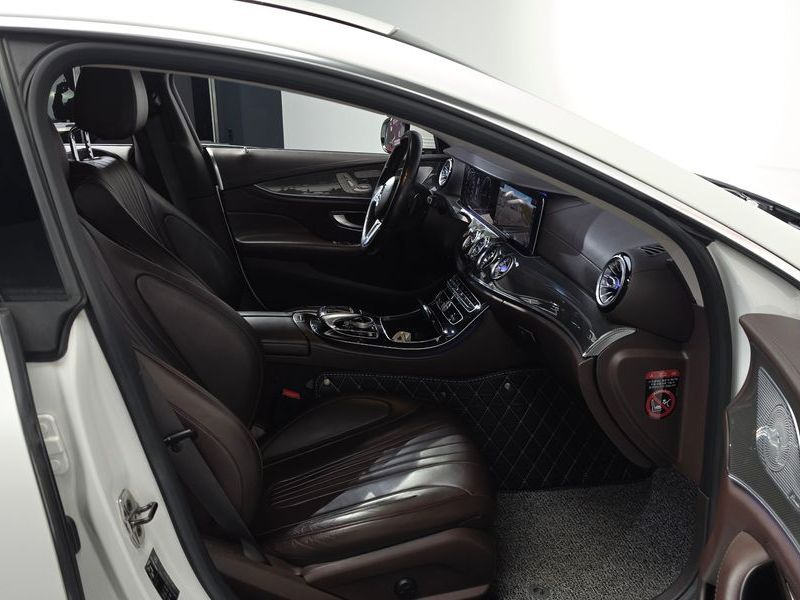 2020 Mercedes-Benz S-Class CLS300d AMG Line photo 26