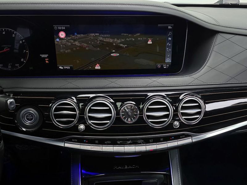 2018 Mercedes-Benz S-Class Maybach S560 4MATIC photo 14