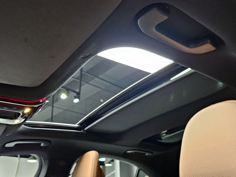 2025 Mercedes-Benz E-Class E200 Avantgarde photo 17