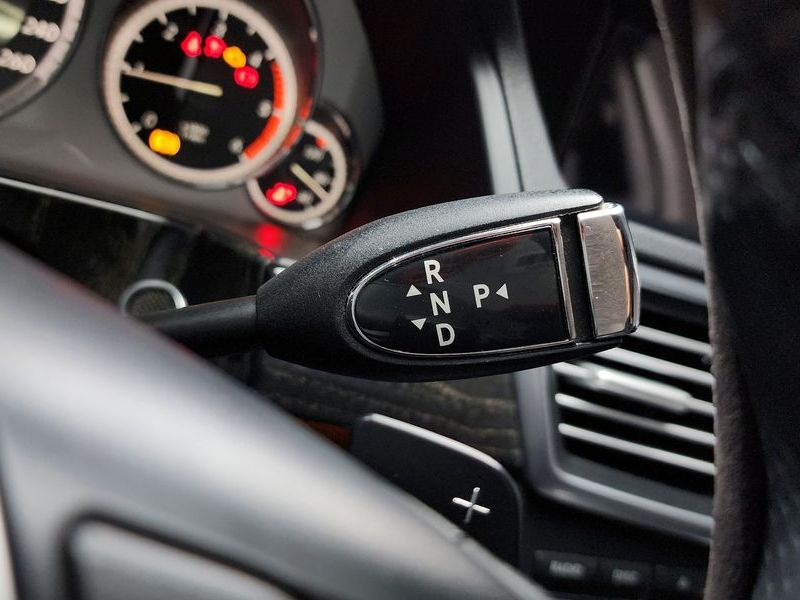 2013 Mercedes-Benz E-Class E220 CDI Avantgarde photo 9