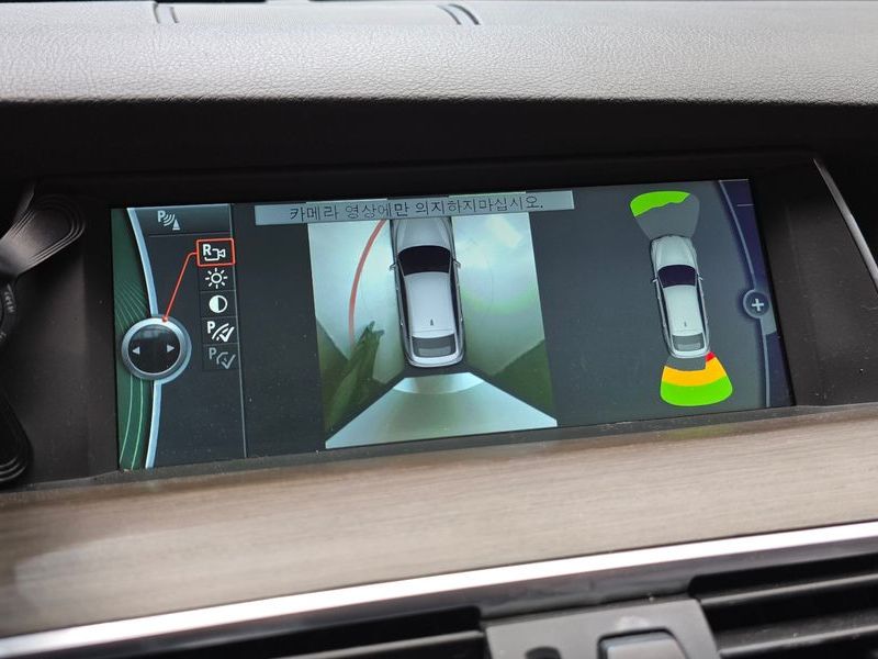 2012 BMW 5 Series GT 30d photo 15