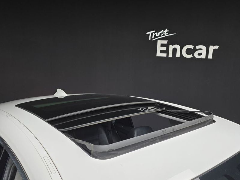 2012 BMW 5 Series GT 30d photo 20