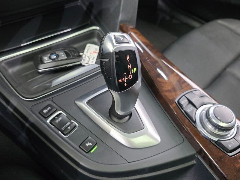 2013 BMW 3 Series 320d xDrive photo 9