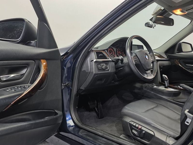 2013 BMW 3 Series 320d xDrive photo 12