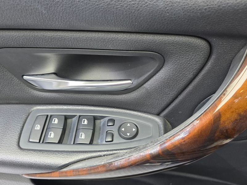 2013 BMW 3 Series 320d xDrive photo 13