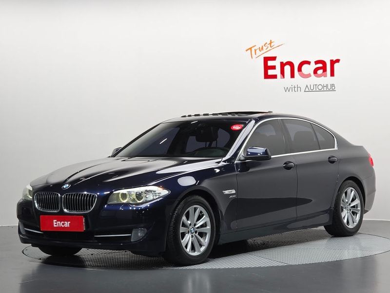 2012 BMW 5 Series 528i xDrive photo 1