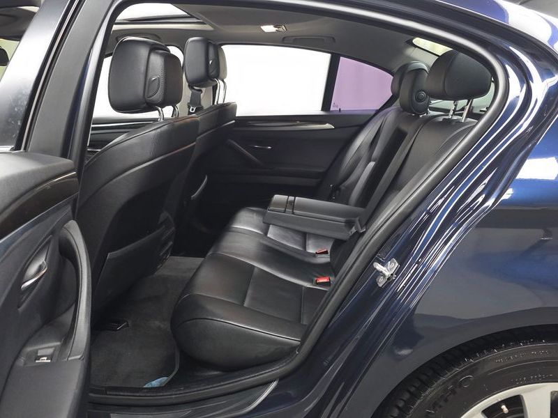 2012 BMW 5 Series 528i xDrive photo 11