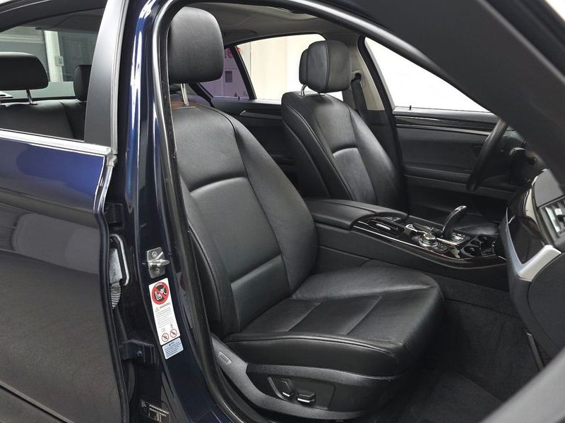 2012 BMW 5 Series 528i xDrive photo 12