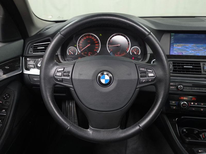 2012 BMW 5 Series 528i xDrive photo 14