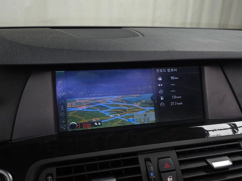 2012 BMW 5 Series 528i xDrive photo 15