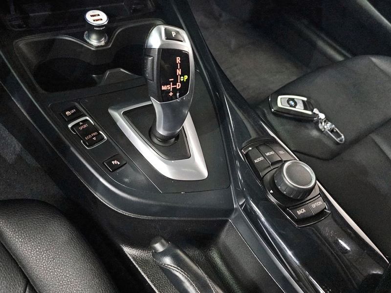 2014 BMW 1 Series 118d Urban Pack1 5Dr photo 9