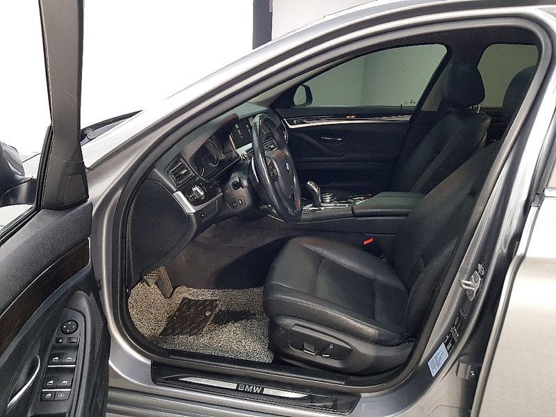2015 BMW 5 Series 528i photo 8