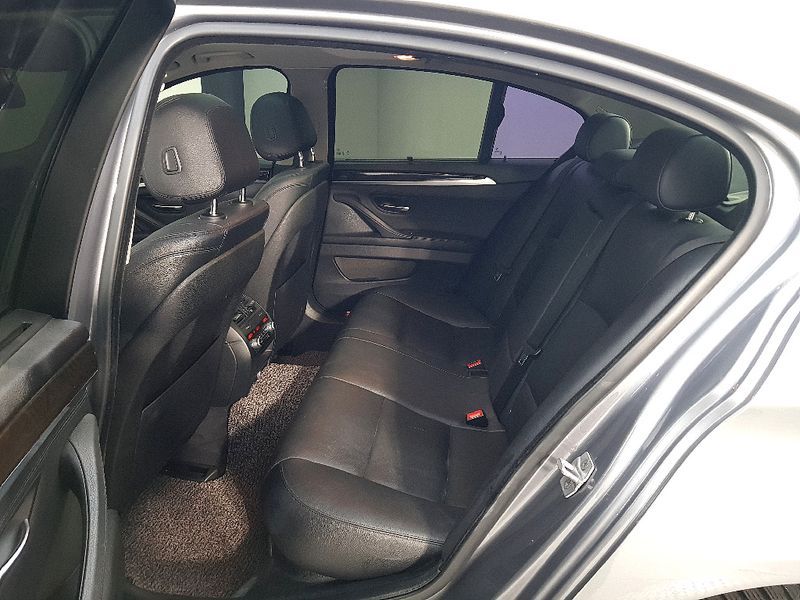 2015 BMW 5 Series 528i photo 9