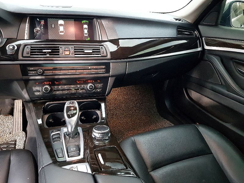 2015 BMW 5 Series 528i photo 10