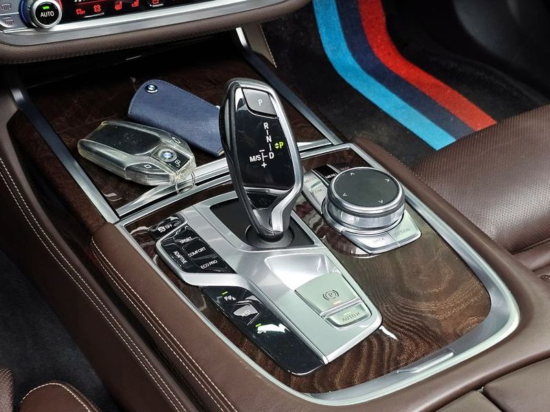 2016 BMW 7 Series 730Ld xDrive photo 9