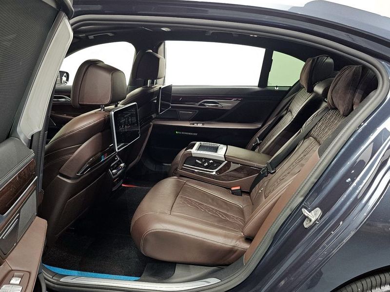 2016 BMW 7 Series 730Ld xDrive photo 11