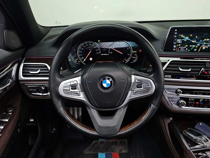 2016 BMW 7 Series 730Ld xDrive photo 12