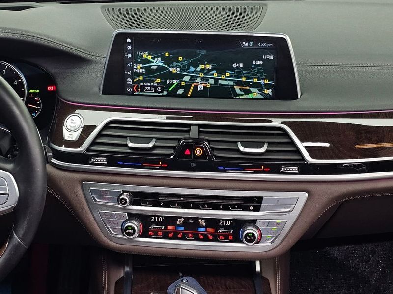 2016 BMW 7 Series 730Ld xDrive photo 13