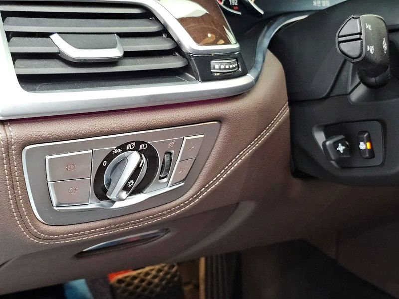 2016 BMW 7 Series 730Ld xDrive photo 15