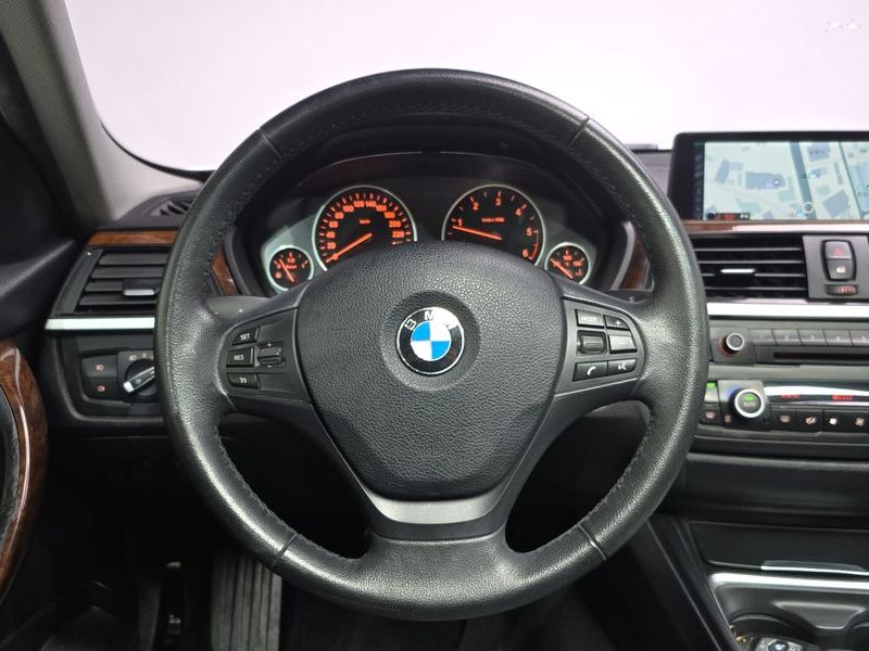 2012 BMW 3 Series 320d photo 13