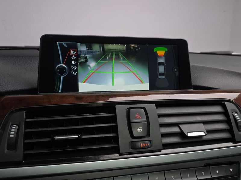 2012 BMW 3 Series 320d photo 15
