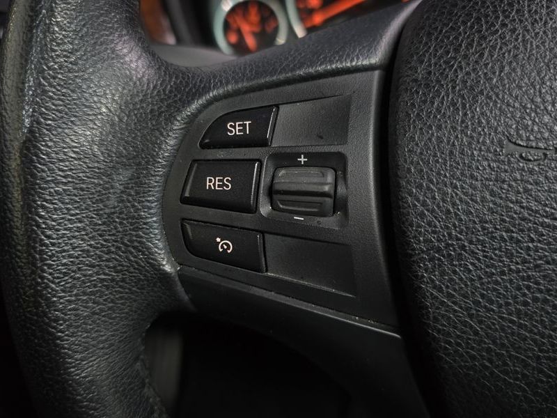 2012 BMW 3 Series 320d photo 16