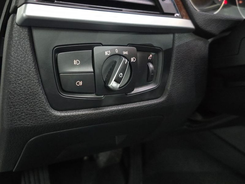 2012 BMW 3 Series 320d photo 18