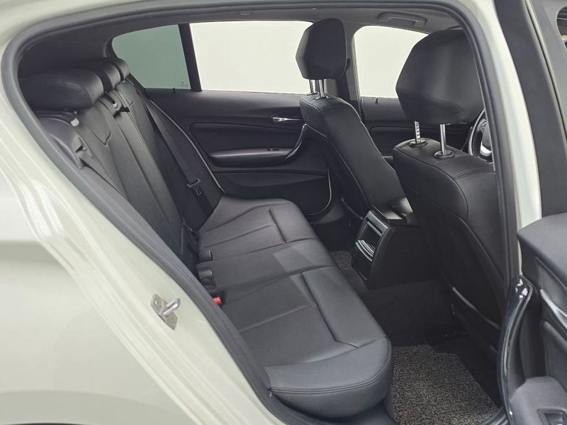 2014 BMW 1 Series 118d Urban 5Dr photo 12