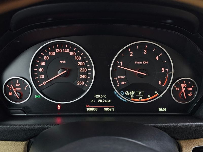 2015 BMW 3 Series 320d photo 8