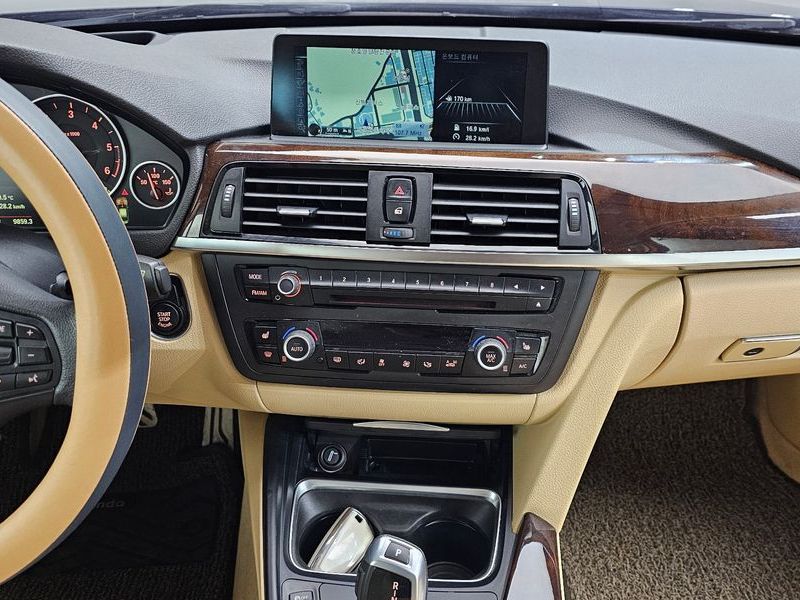 2015 BMW 3 Series 320d photo 15