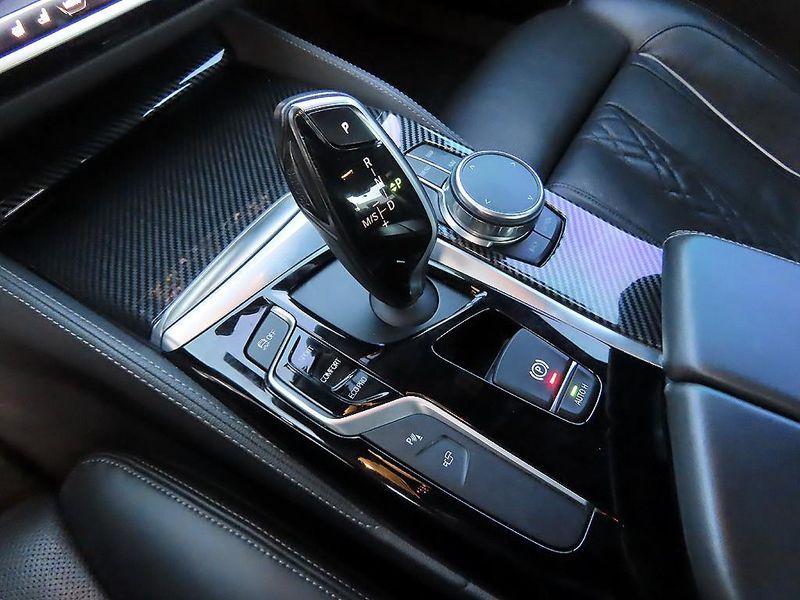 2017 BMW 5 Series 520d M Sport Package Plus photo 11