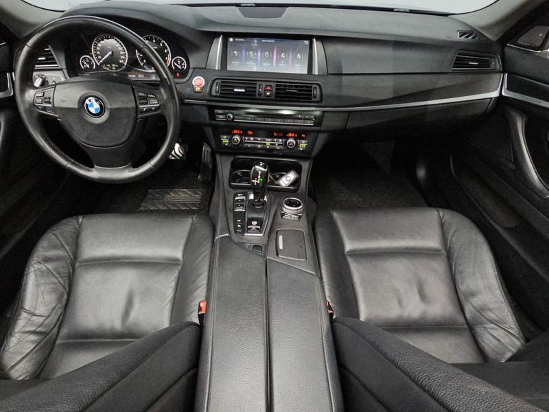 2012 BMW 5 Series 528i photo 7