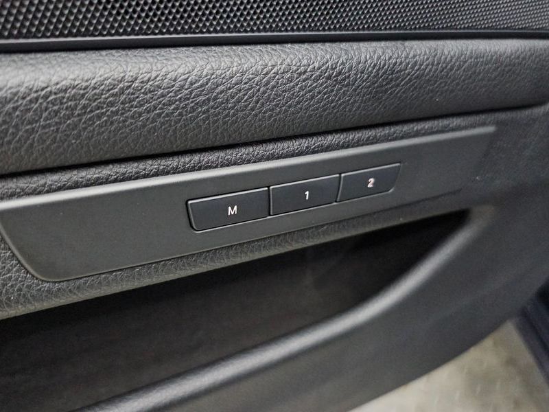 2012 BMW 5 Series 528i photo 13