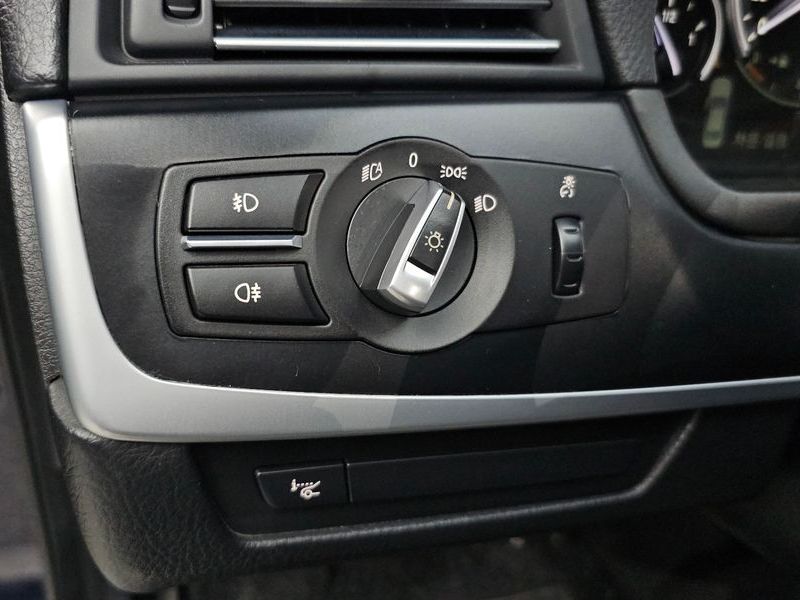 2012 BMW 5 Series 528i photo 14