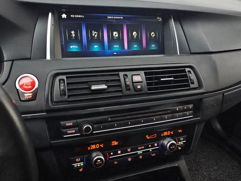2012 BMW 5 Series 528i photo 18