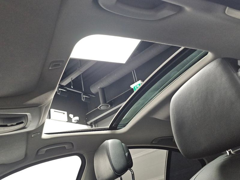 2012 BMW 5 Series 528i photo 20