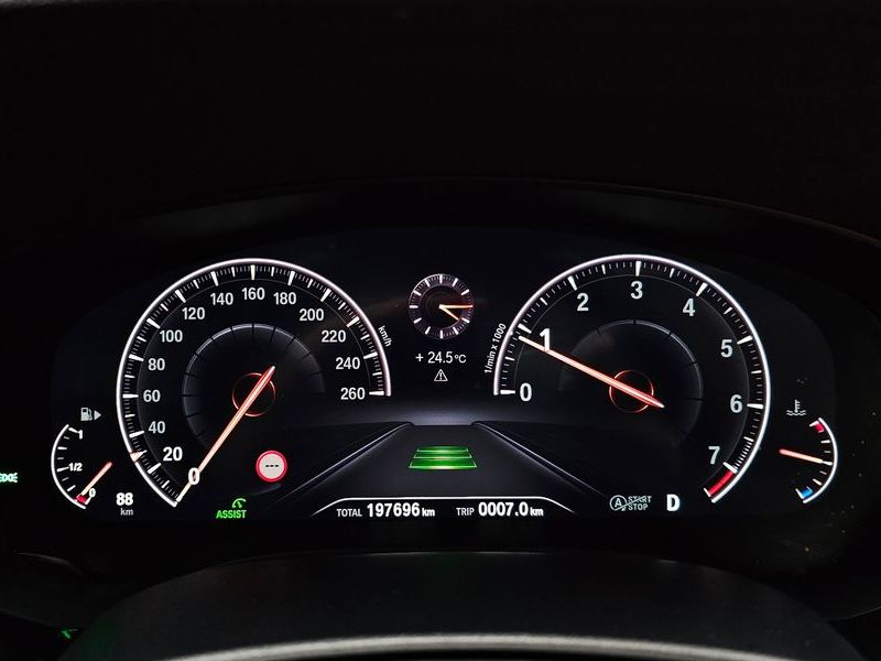 2019 BMW 5 Series 520i Luxury photo 8