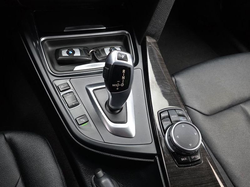 2015 BMW 3 Series 320d photo 9
