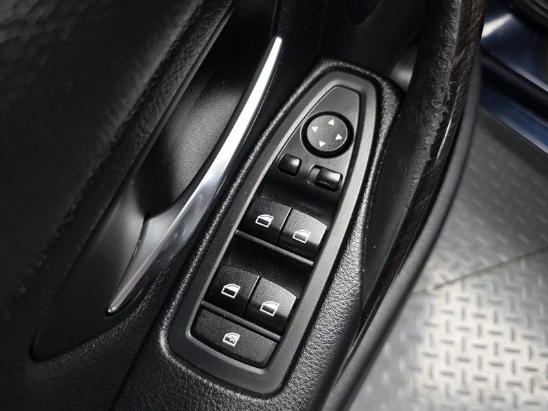 2015 BMW 3 Series 320d photo 17