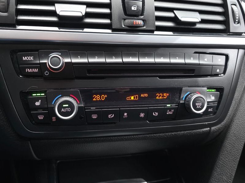 2015 BMW 3 Series 320d photo 18
