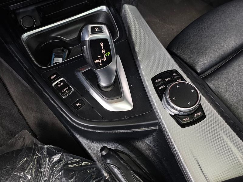2014 BMW 3 Series 320d Touring M Performence photo 9