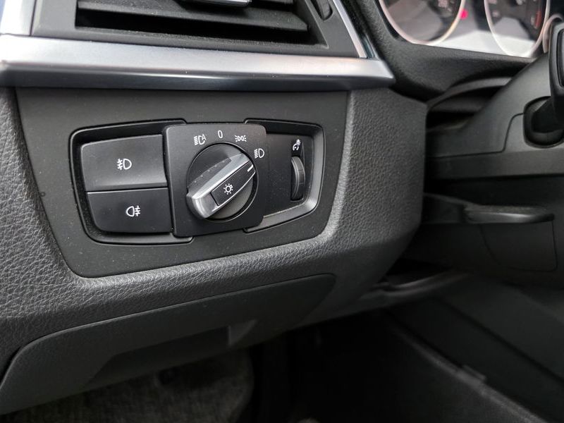 2016 BMW 3 Series 320d photo 14