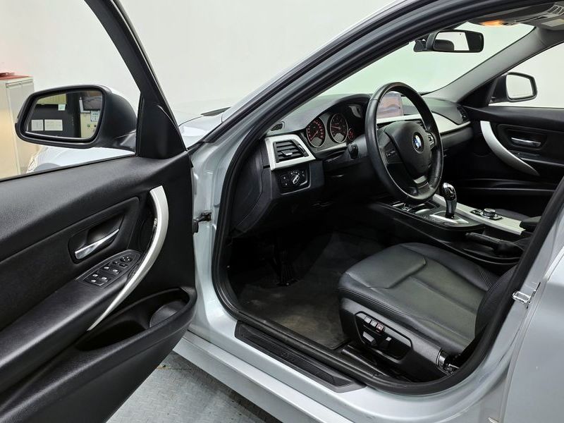 2012 BMW 3 Series 320d ED Edition photo 10