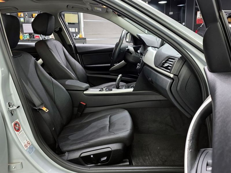 2012 BMW 3 Series 320d ED Edition photo 11