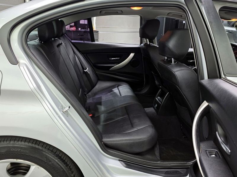2012 BMW 3 Series 320d ED Edition photo 12