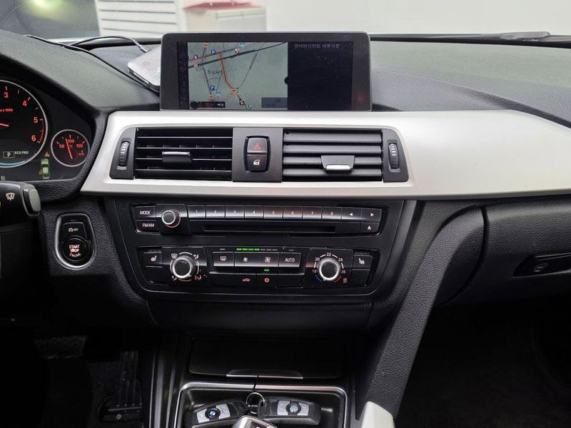 2012 BMW 3 Series 320d ED Edition photo 14