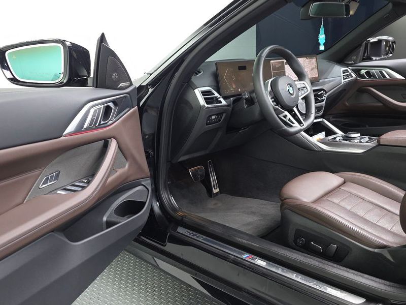 2025 BMW 4 Series 420i M Sport Convertible photo 10