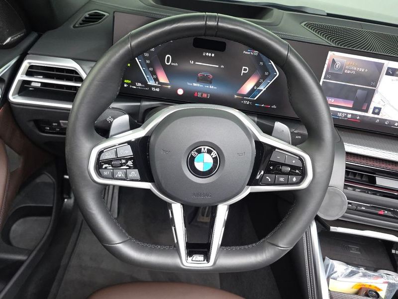 2025 BMW 4 Series 420i M Sport Convertible photo 13