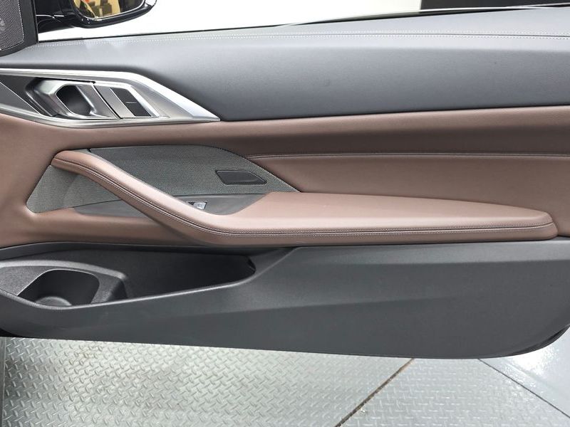 2025 BMW 4 Series 420i M Sport Convertible photo 25