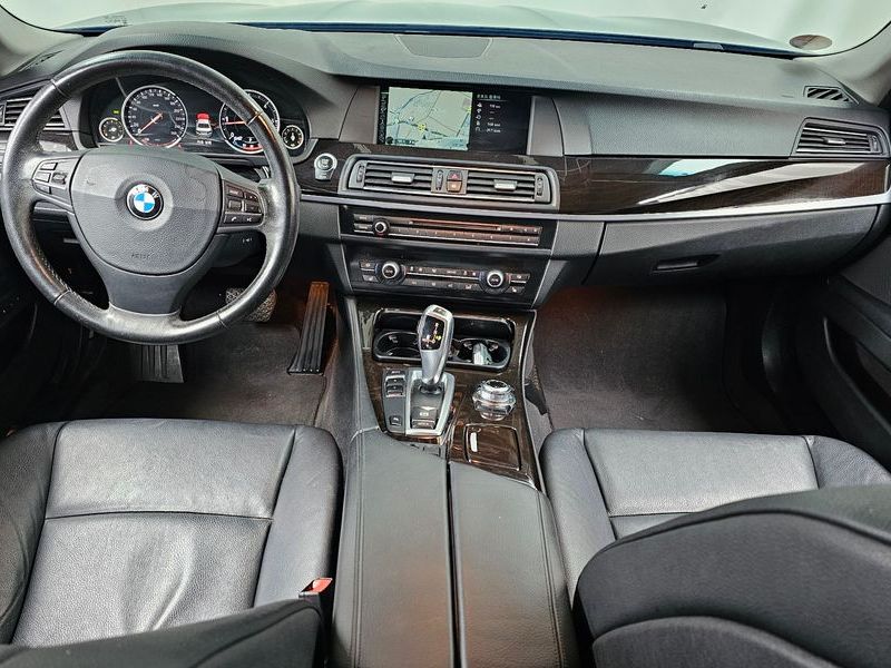 2013 BMW 5 Series 520d photo 7